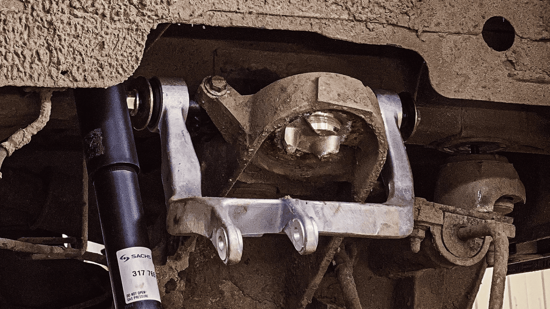 Ремонт задньої підвіски автомобіля