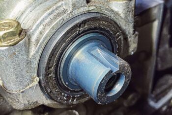 Заміна сальника розподільного валу